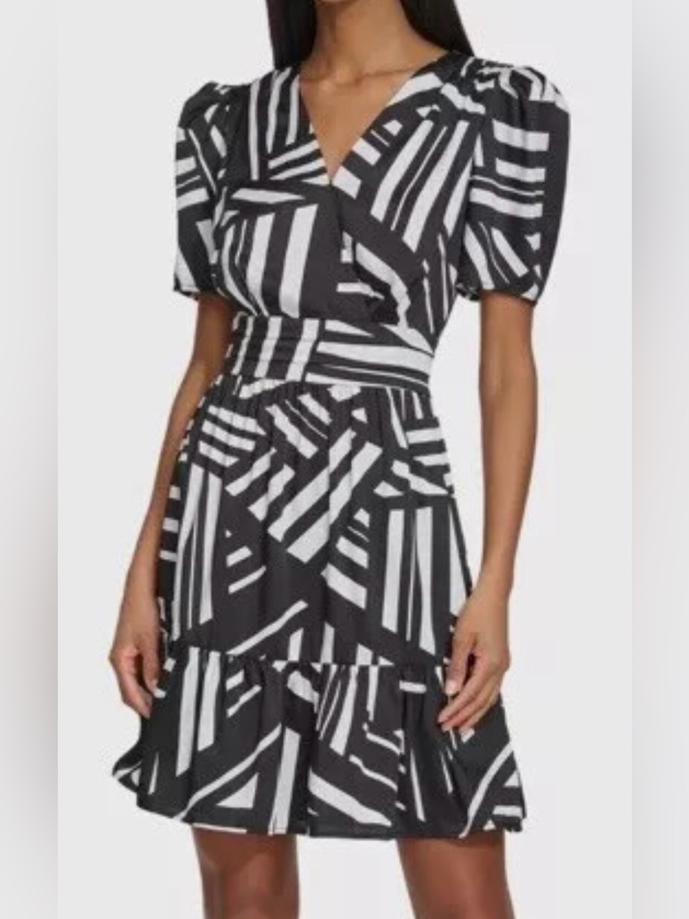 💕$158 NWT Karl Lagerfeld Paris Short Sleeve Surplice Black White Dress 👗Size 12